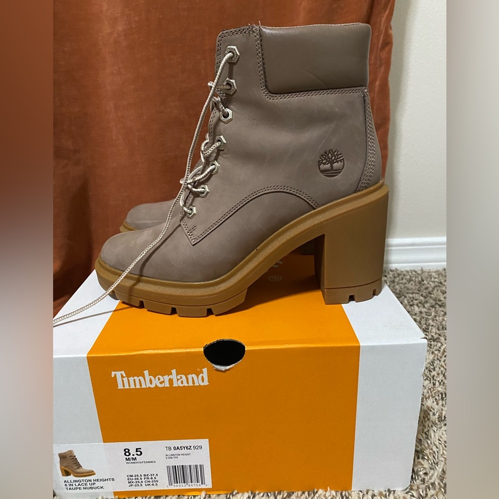 Timberland Allington heights leather nubuck laceup boots block lug heel 8.5